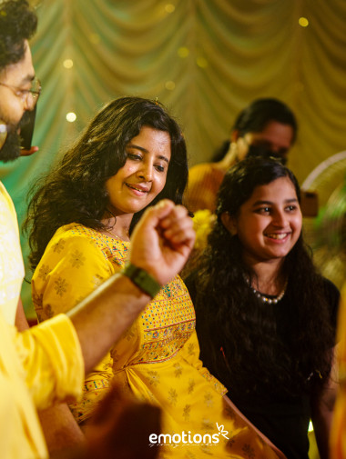 YeLLove everywhere !!